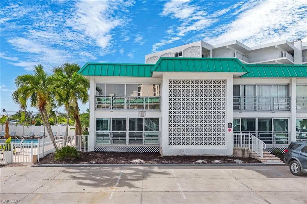 6500 Estero BLVD C113-30