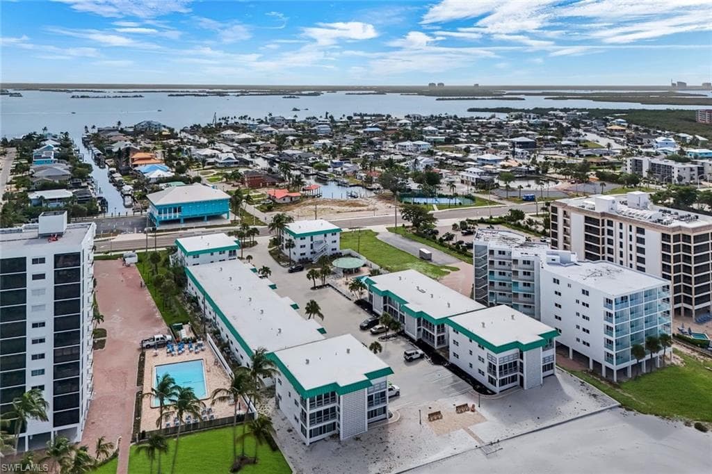6500 Estero BLVD C113-33