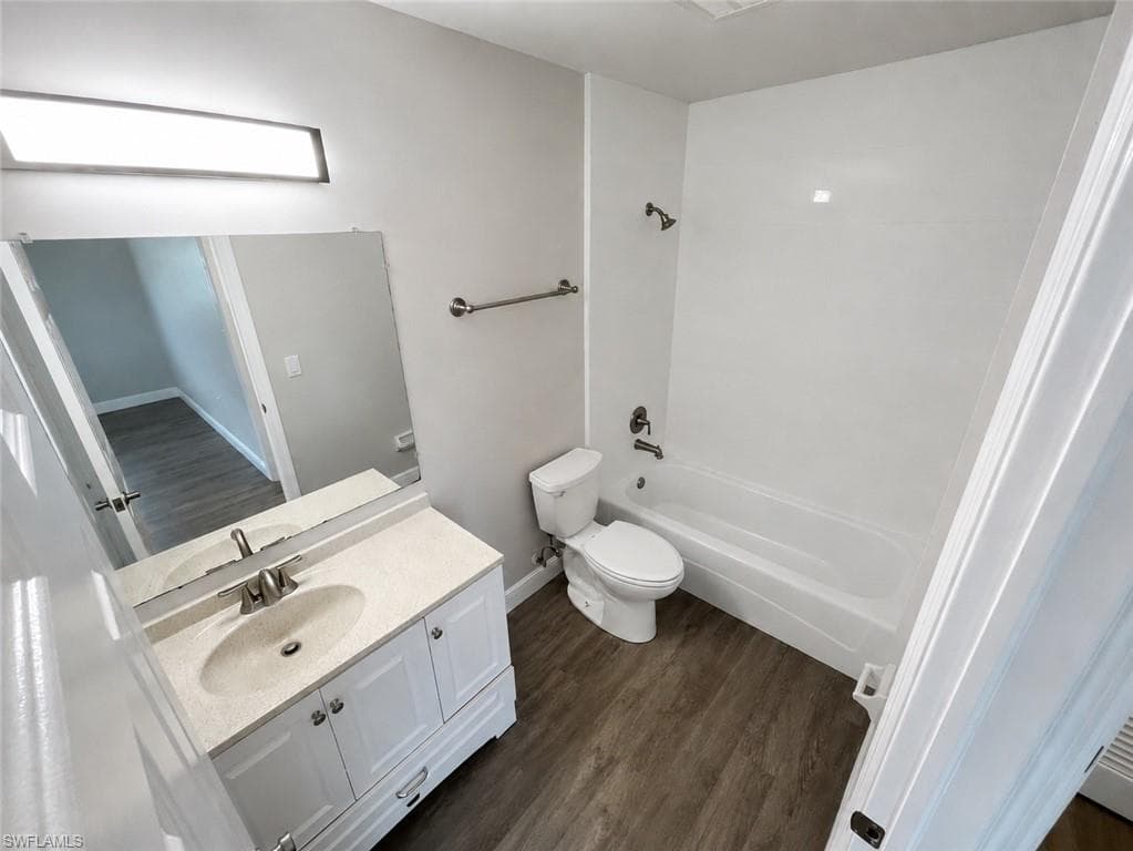 3325 Airport RD N B8-6
