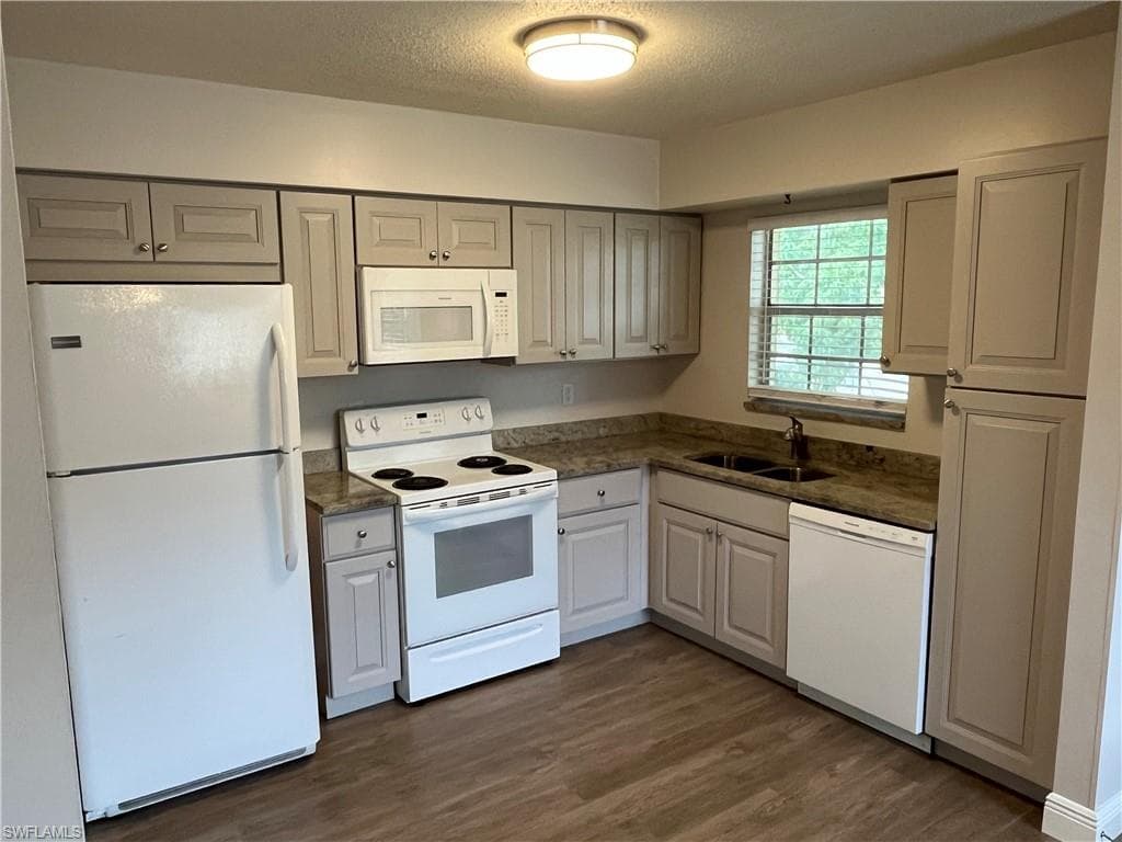 3325 Airport RD N B8-3
