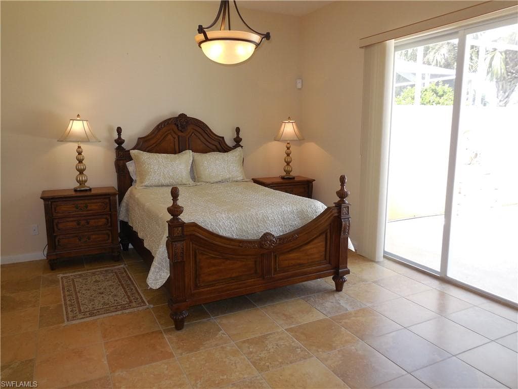8539 Alessandria CT-19