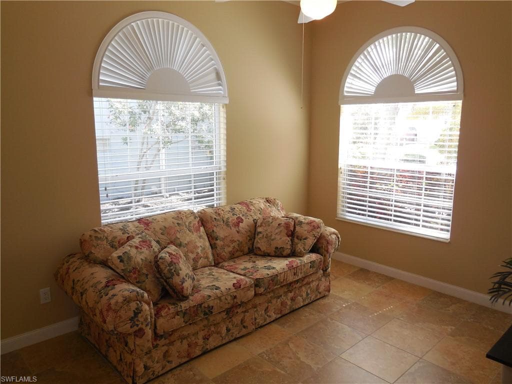 8539 Alessandria CT-8