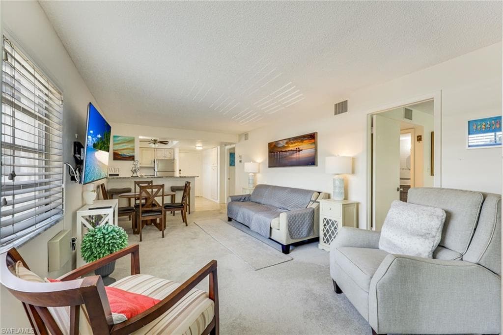 5 High Point CIR W 204-7