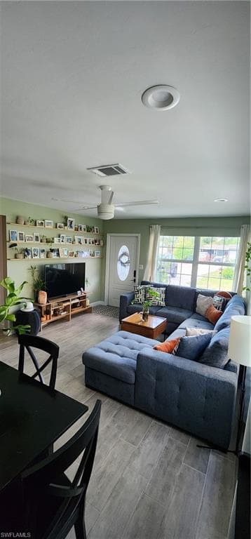 3949 Maxine St-22