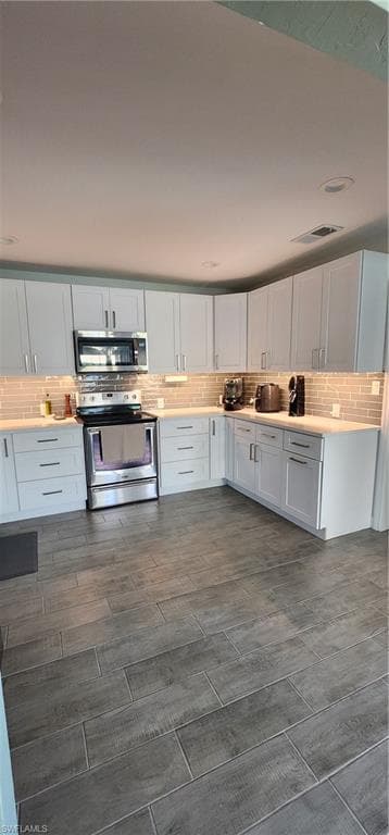 3949 Maxine St-18