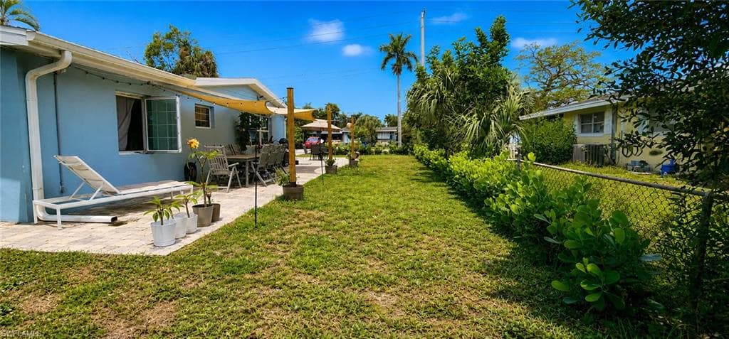 3949 Maxine St-4