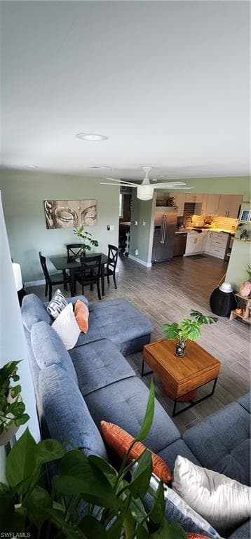 3949 Maxine St-21