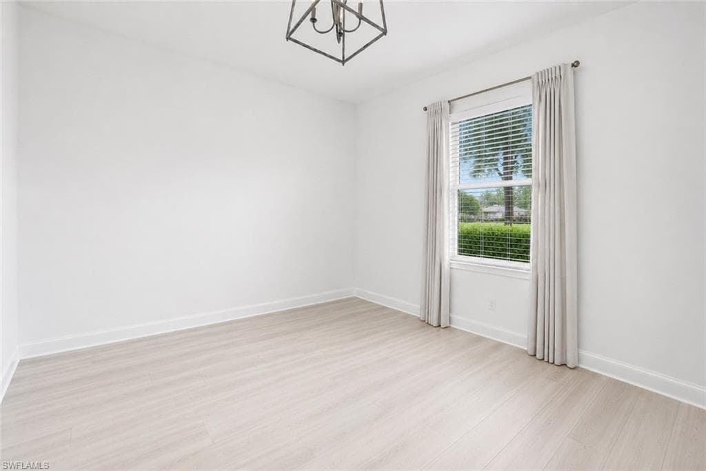 598 ASTON LAKE CT-17
