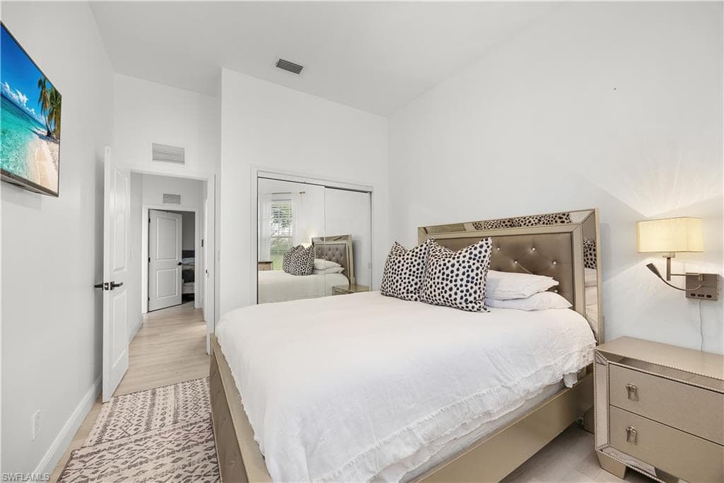 598 ASTON LAKE CT-16