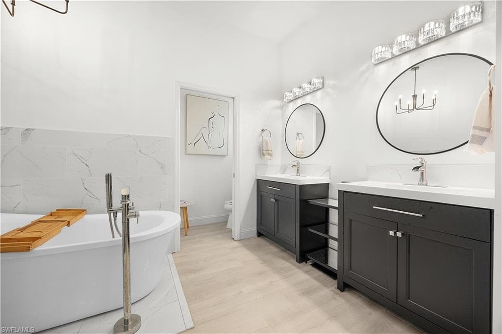 598 ASTON LAKE CT-10