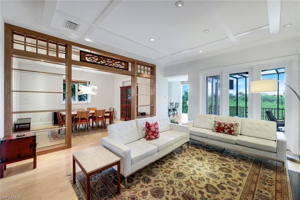 834 HIDEAWAY CIR W-5