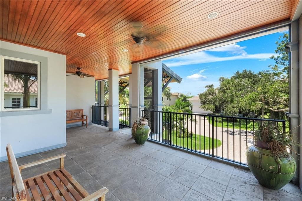 834 HIDEAWAY CIR W-24