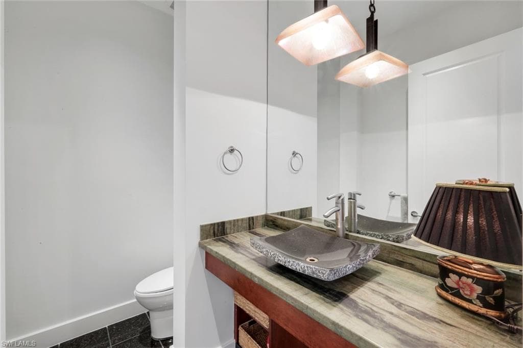 834 HIDEAWAY CIR W-15
