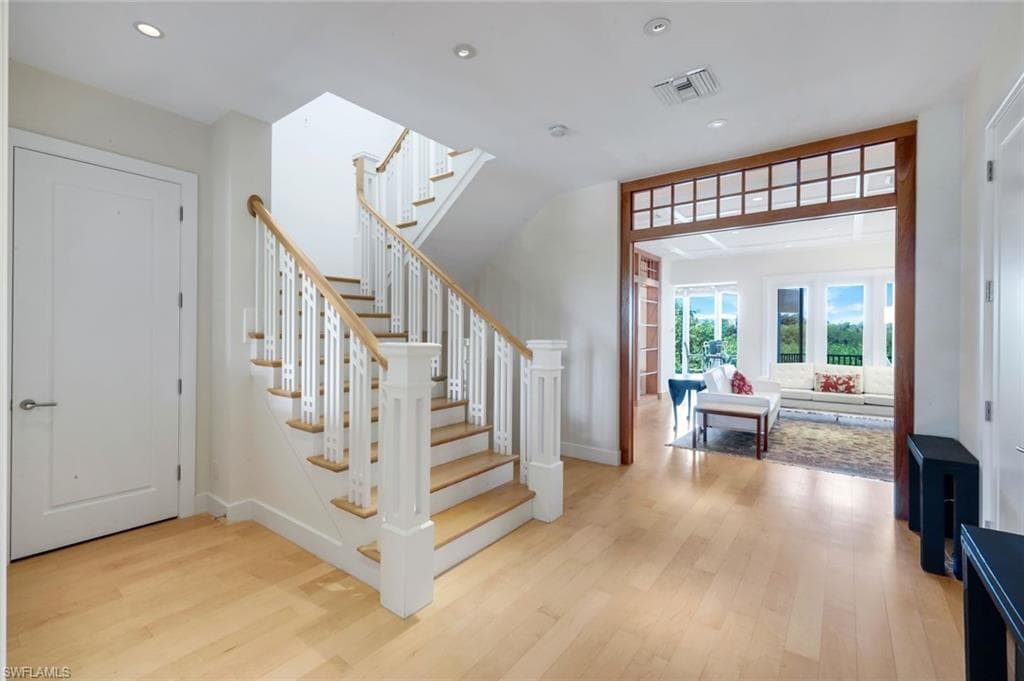 834 HIDEAWAY CIR W-48