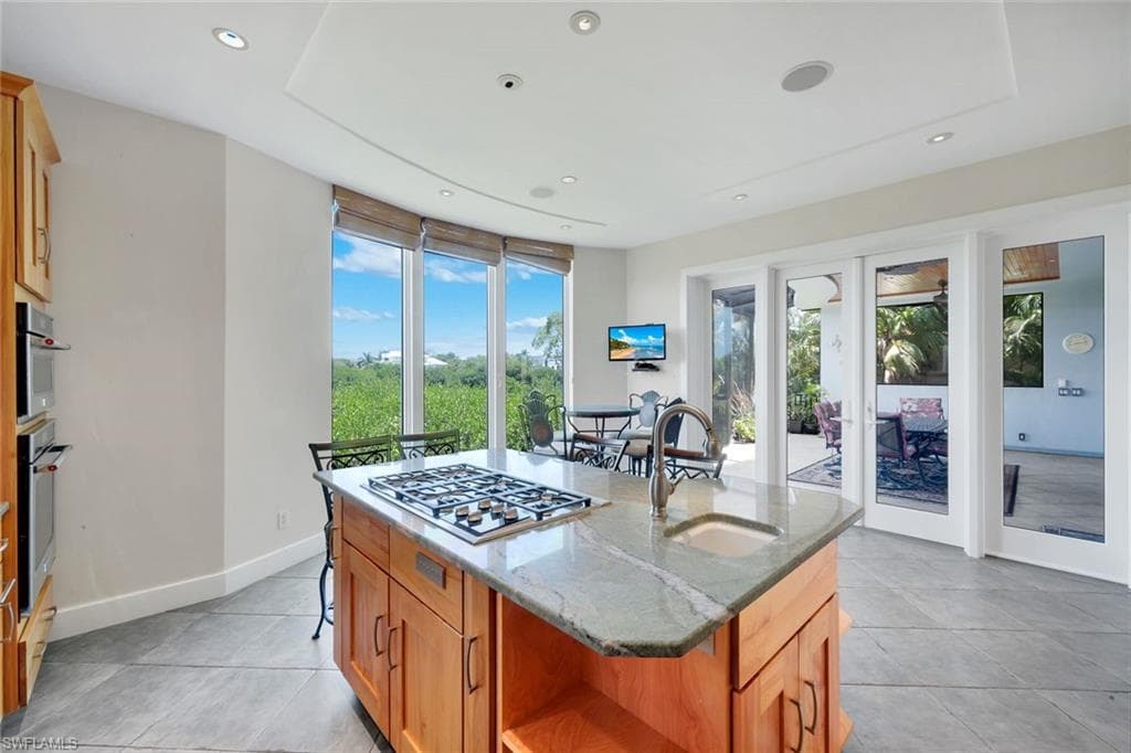 834 HIDEAWAY CIR W-4