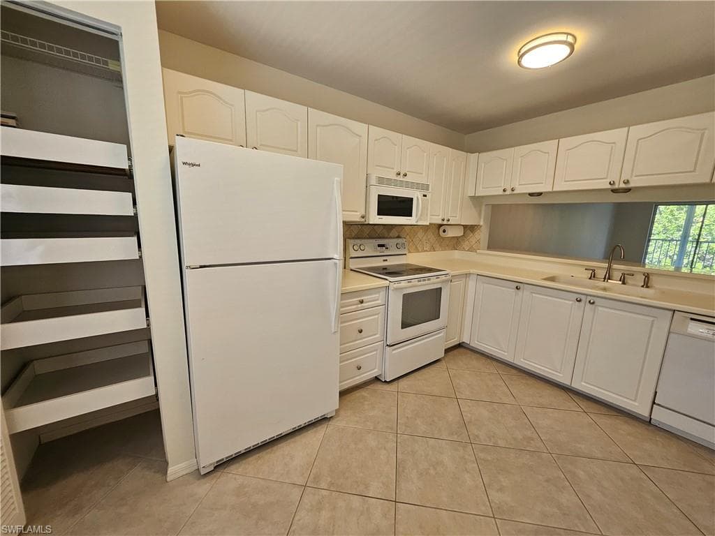 3001 Sandpiper Bay CIR B202-6