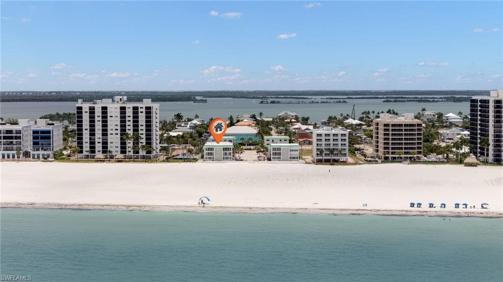 6500 Estero BLVD E320-3
