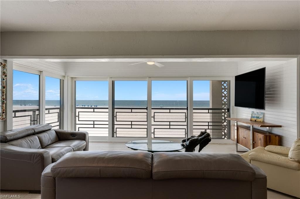 6500 Estero BLVD E320-1