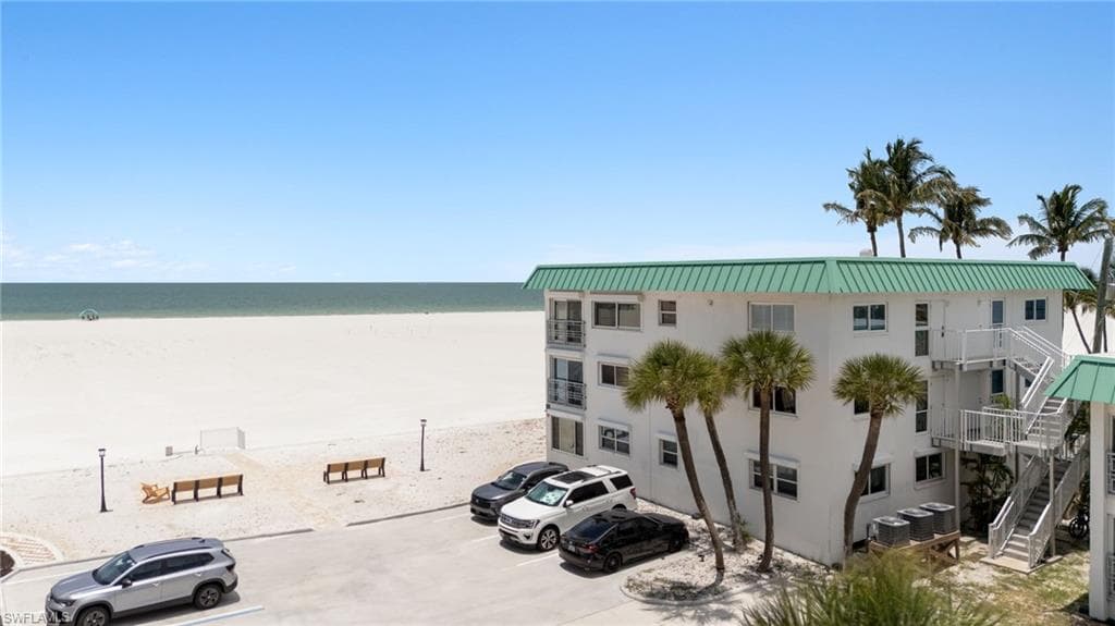 6500 Estero BLVD E320-24