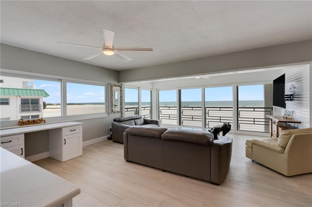 6500 Estero BLVD E320-8