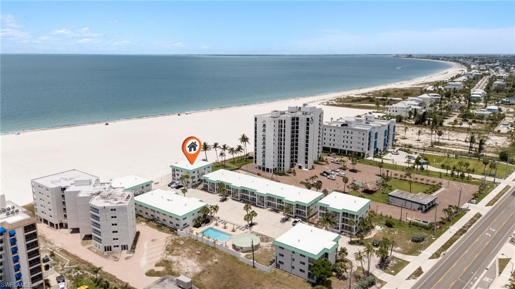 6500 Estero BLVD E320-21