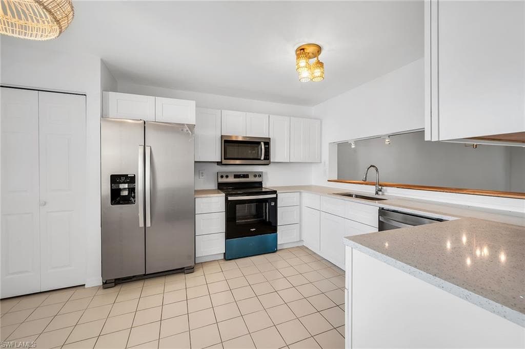 208 Furse Lakes CIR D6-8