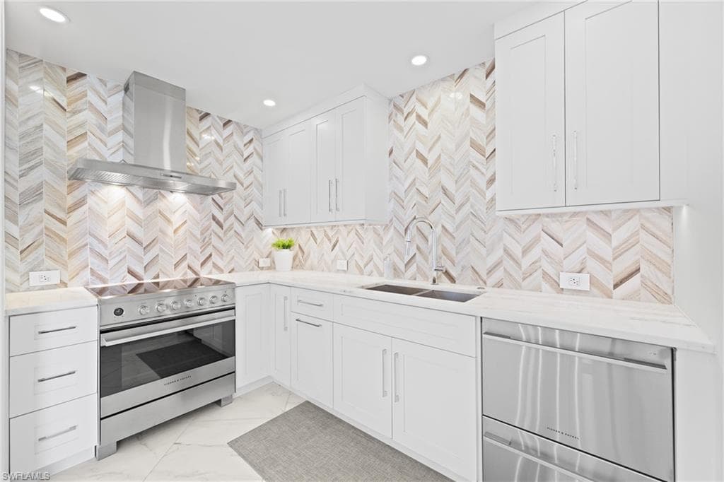 3443 Gulf Shore BLVD N 803-9