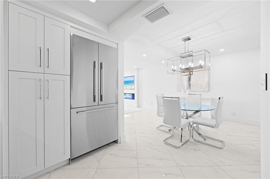 3443 Gulf Shore BLVD N 803-11