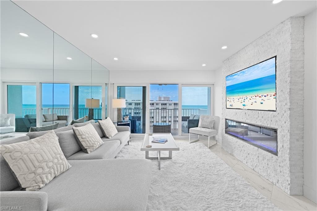 3443 Gulf Shore BLVD N 803-4