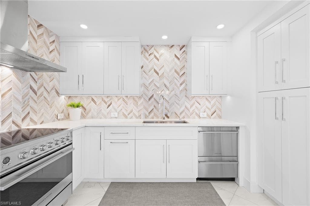 3443 Gulf Shore BLVD N 803-8