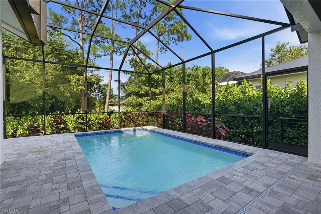 2769 Van Buren AVE-18