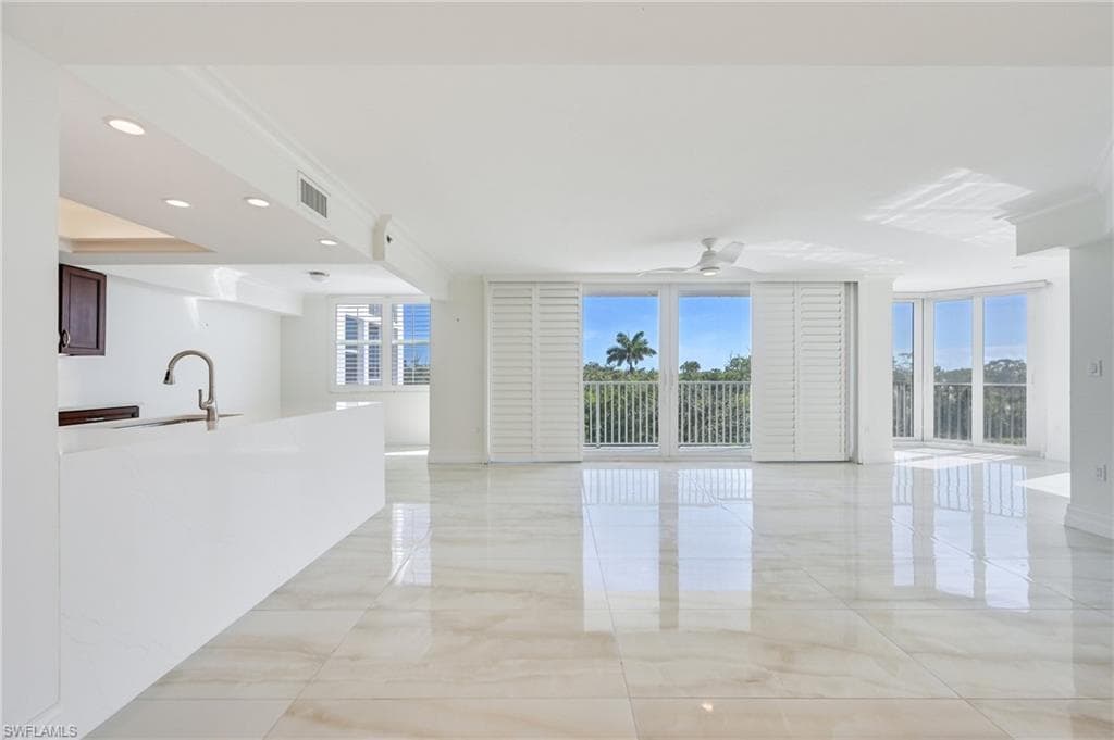6361 Pelican Bay BLVD 202-5