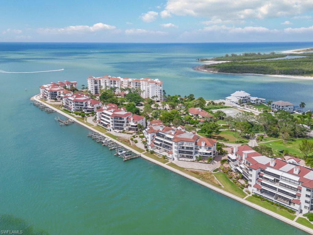 232 La Peninsula BLVD 232-1