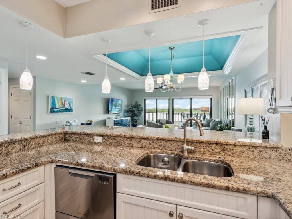 232 La Peninsula BLVD 232-5
