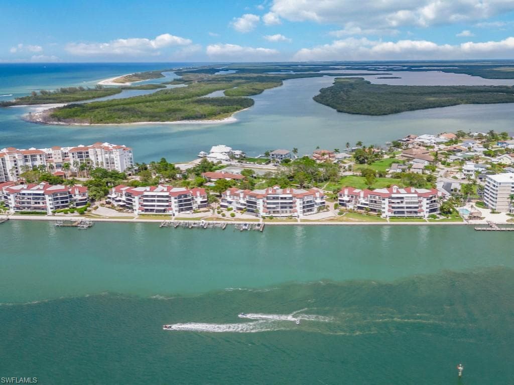 232 La Peninsula BLVD 232-37