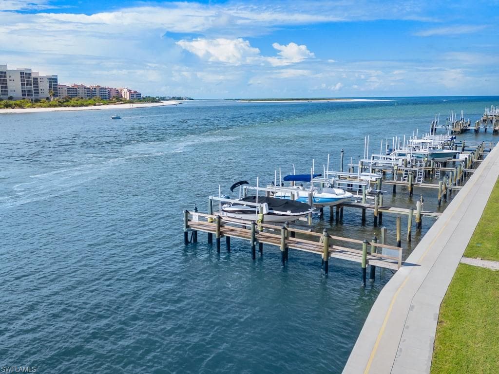 232 La Peninsula BLVD 232-35