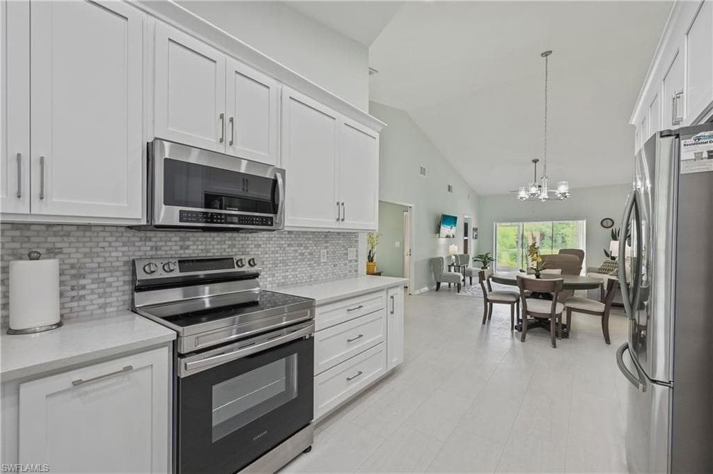657 Saint Andrews BLVD-13