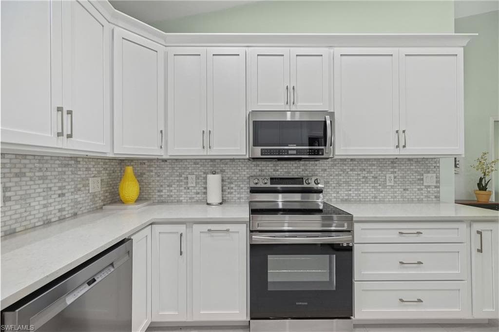 657 Saint Andrews BLVD-14