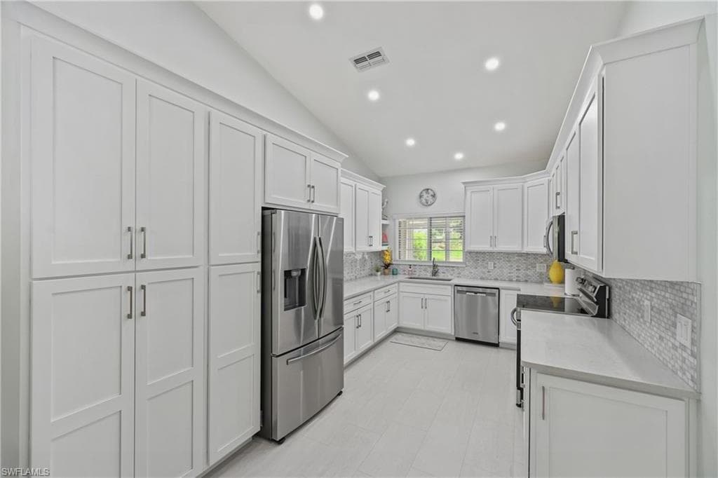 657 Saint Andrews BLVD-11