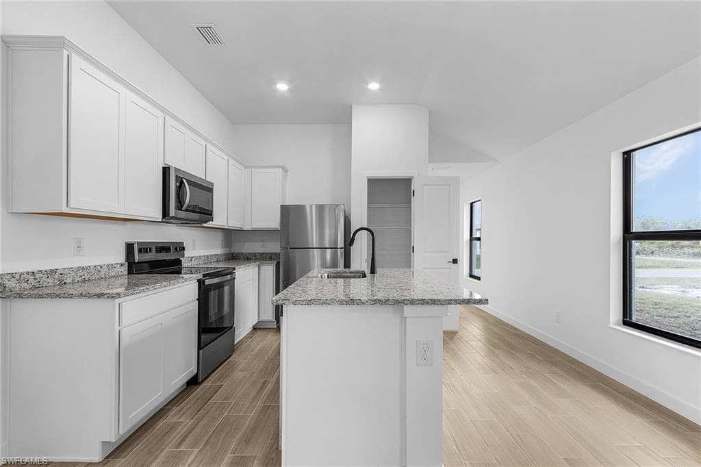 434 Parkdale BLVD-5