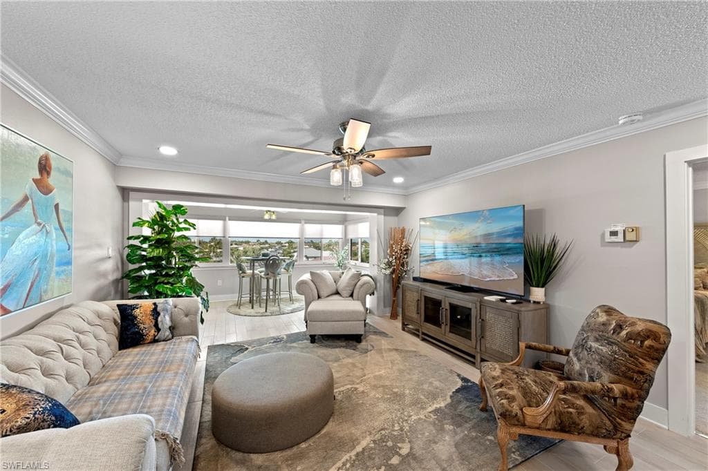 4309 Mariner WAY 405-6