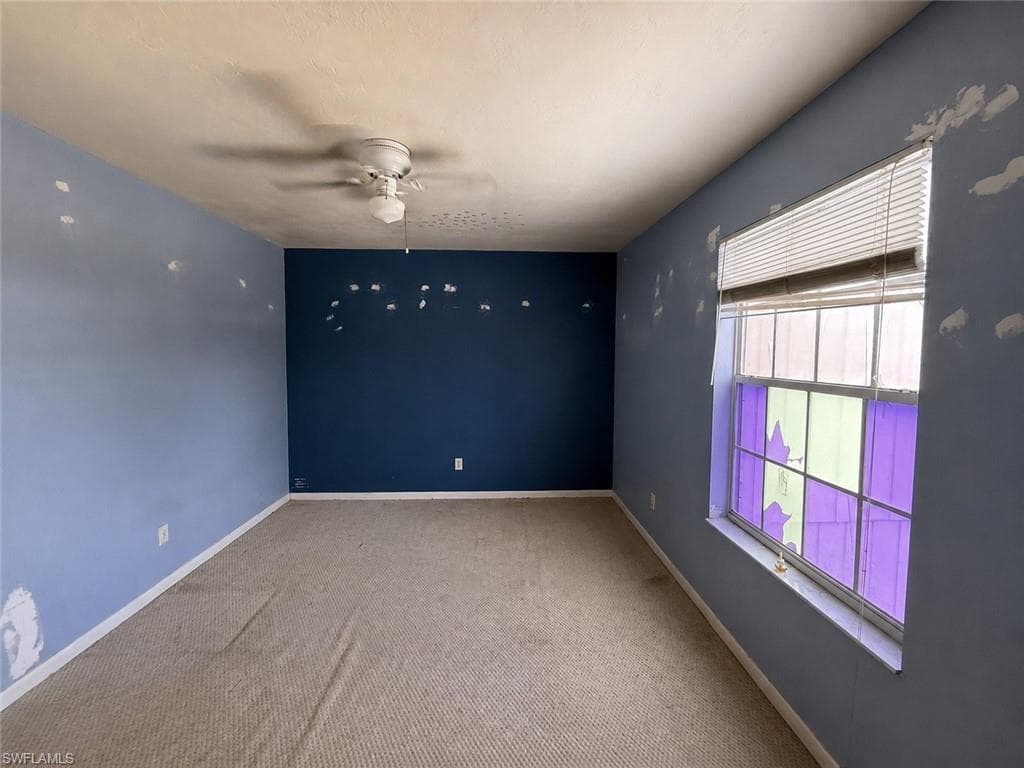 1005 SW 48th TER 3-9