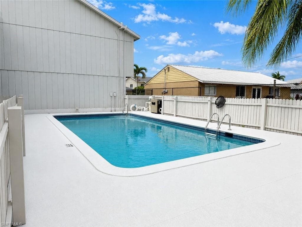 1005 SW 48th TER 3-15