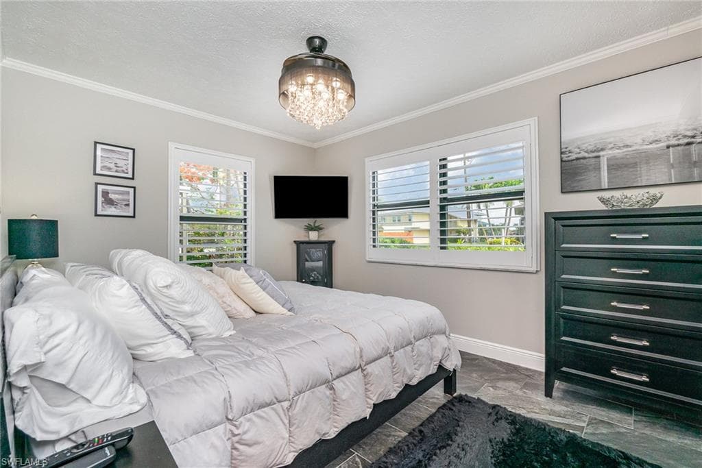 4001 SE 19th PL 1-18