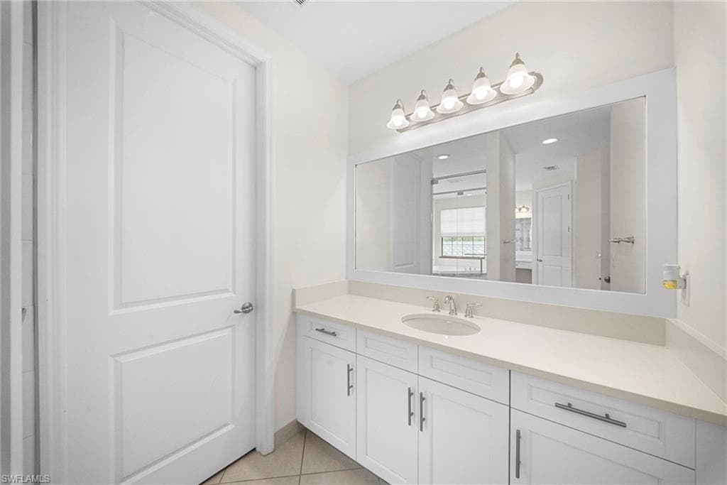 4586 Luminary AVE-28