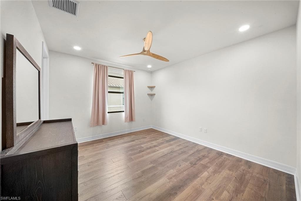 4586 Luminary AVE-33