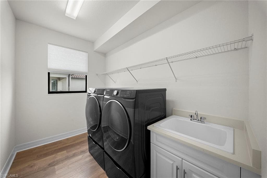 4586 Luminary AVE-40