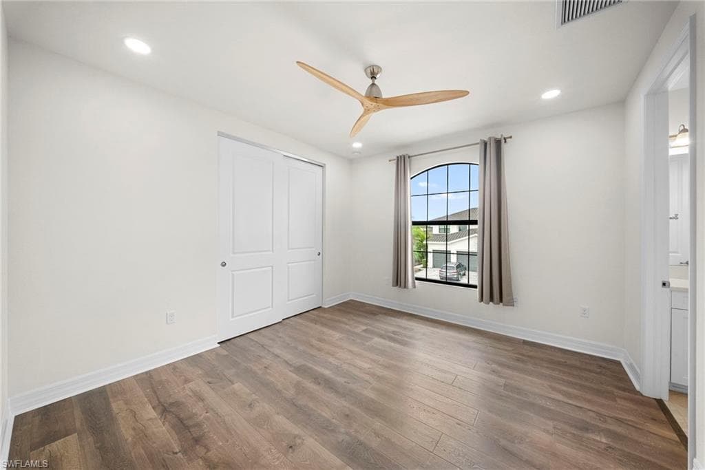 4586 Luminary AVE-39