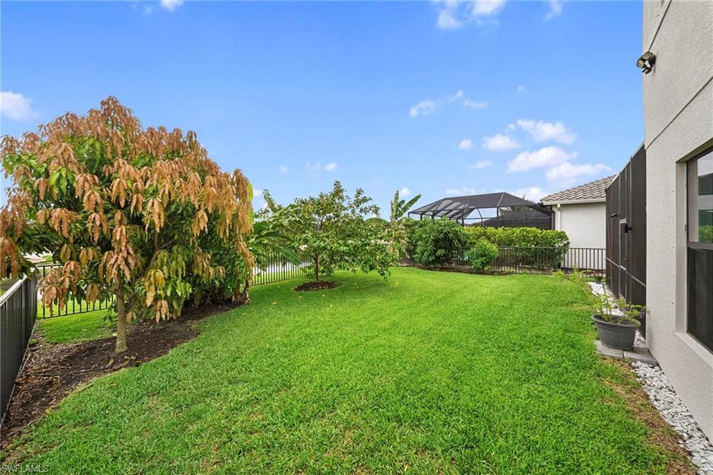 4586 Luminary AVE-4