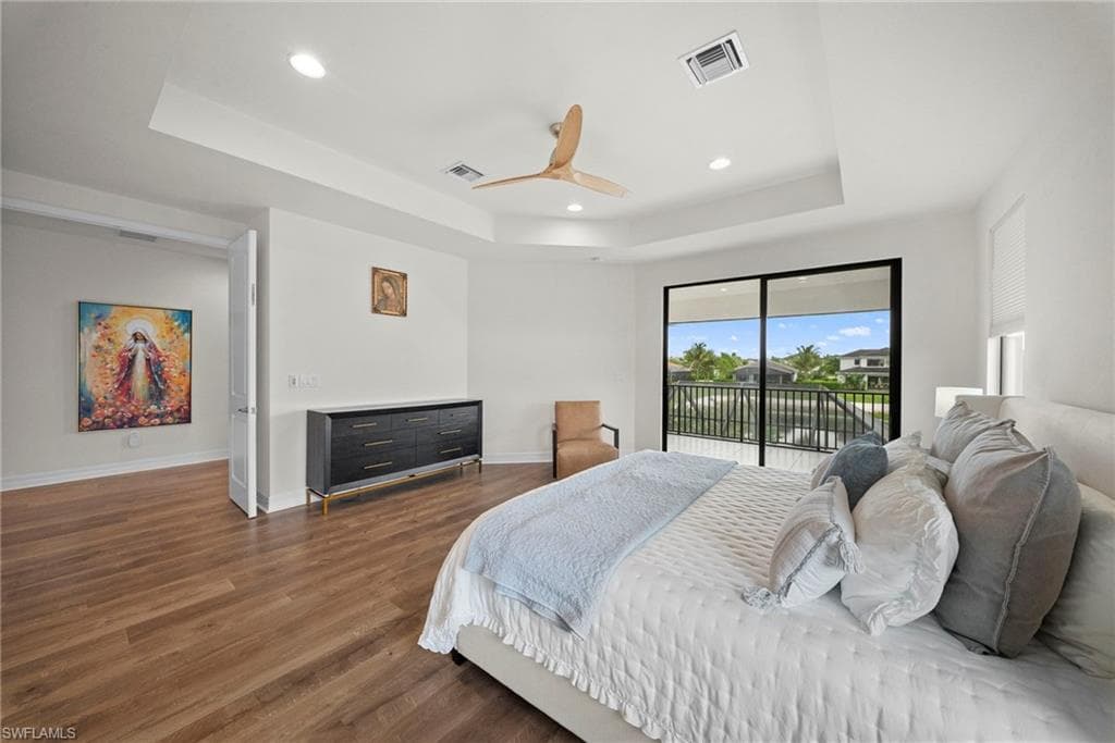 4586 Luminary AVE-25